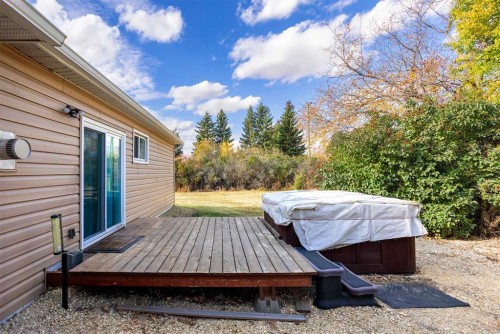 2 2Nd Street East, Rosalind, AB - Outdoor With Deck Patio Veranda