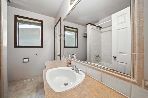 4758 56 Street, Red Deer, AB - Indoor Photo Showing Bathroom