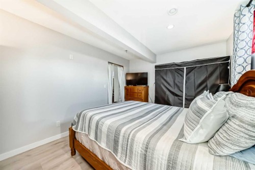 20 Bowman Circle, Sylvan Lake, AB - Indoor Photo Showing Bedroom