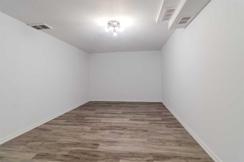 844 Rundlecairn Way Ne, Calgary, AB - Indoor Photo Showing Other Room