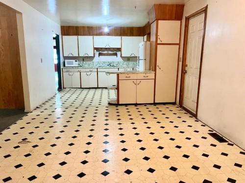 5019 50 Avenue, Caroline, AB 