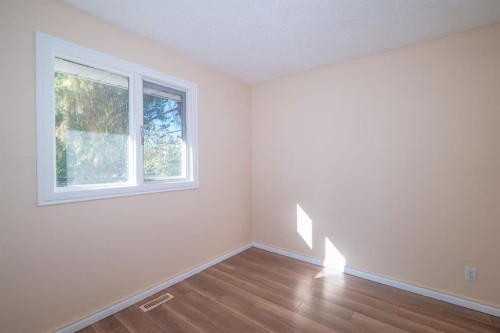5338 43 Avenue, Red Deer, AB - Indoor Photo Showing Other Room