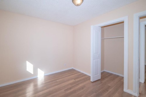 5338 43 Avenue, Red Deer, AB - Indoor Photo Showing Other Room