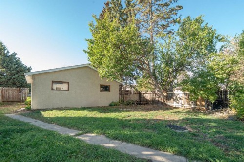 5338 43 Avenue, Red Deer, AB - Outdoor