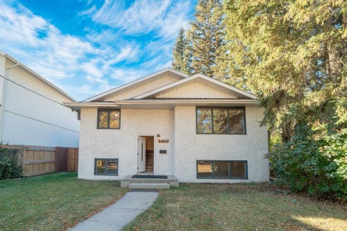 5338 43 Avenue  Red Deer, AB T4N 3E4