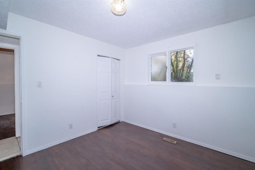5338 43 Avenue, Red Deer, AB - Indoor Photo Showing Other Room