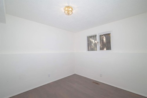 5338 43 Avenue, Red Deer, AB - Indoor Photo Showing Other Room