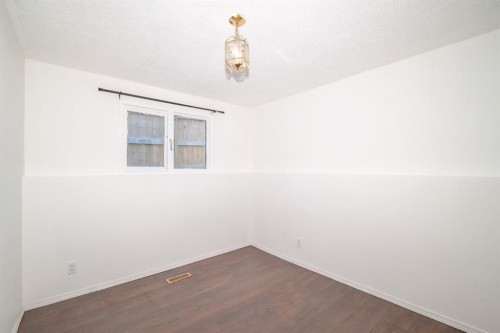 5338 43 Avenue, Red Deer, AB - Indoor Photo Showing Other Room