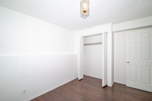 5338 43 Avenue, Red Deer, AB - Indoor Photo Showing Other Room
