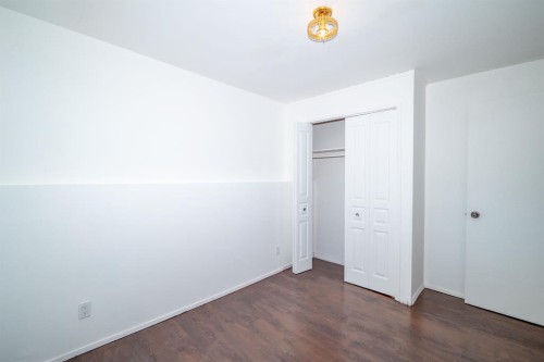 5338 43 Avenue, Red Deer, AB - Indoor Photo Showing Other Room