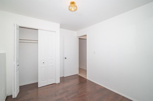 5338 43 Avenue, Red Deer, AB - Indoor Photo Showing Other Room