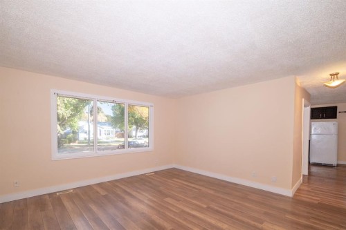 5338 43 Avenue, Red Deer, AB - Indoor Photo Showing Other Room