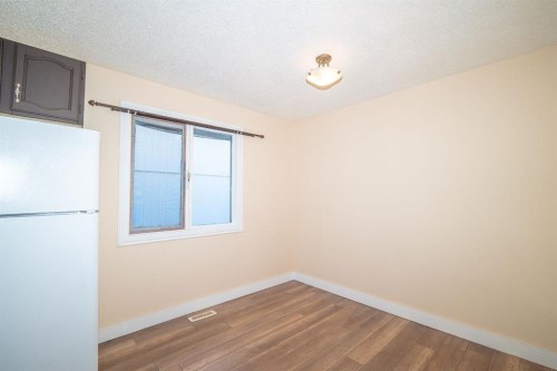 5338 43 Avenue, Red Deer, AB - Indoor Photo Showing Other Room