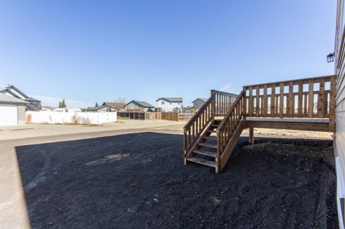256 Augustus Way, Penhold, AB - Outdoor