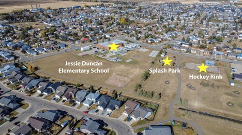 256 Augustus Way, Penhold, AB -  With View