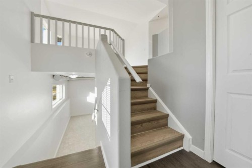 32 Hunter Road, Sylvan Lake, AB - Indoor Photo Showing Other Room