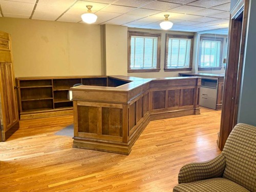 107 & 108-4836 50 Street, Red Deer, AB 