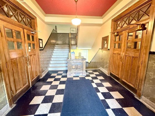 107 & 108-4836 50 Street, Red Deer, AB 