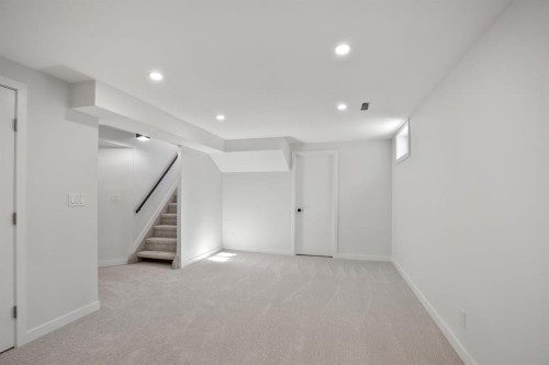 7 Stirling Close, Red Deer, AB - Indoor Photo Showing Other Room