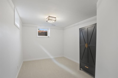 7 Stirling Close, Red Deer, AB - Indoor Photo Showing Other Room