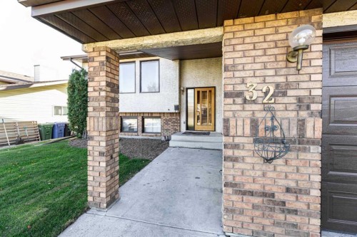 32 Huget Crescent, Red Deer, AB - Outdoor