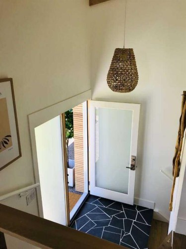 2724 Crawford Road Nw, Calgary, AB - Indoor Photo Showing Other Room