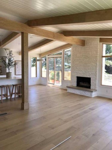 2724 Crawford Road Nw, Calgary, AB - Indoor With Fireplace