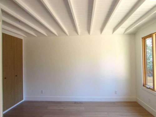 2724 Crawford Road Nw, Calgary, AB - Indoor Photo Showing Other Room