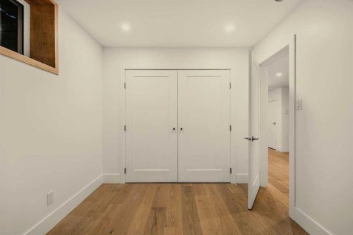 2724 Crawford Road Nw, Calgary, AB - Indoor Photo Showing Other Room