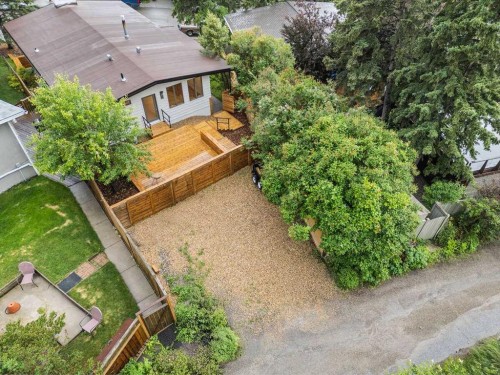 2724 Crawford Road Nw, Calgary, AB - Outdoor