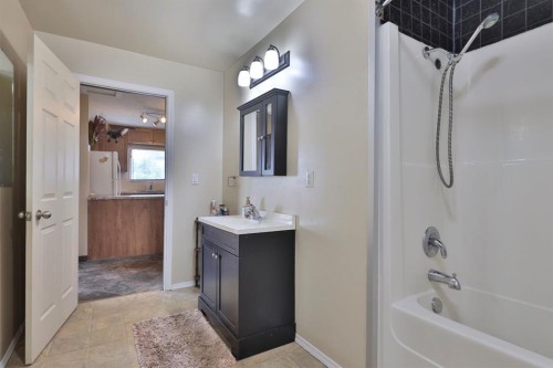 126 Alberta Street, New Norway, AB - Indoor Photo Showing Bathroom