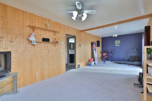 126 Alberta Street, New Norway, AB - Indoor