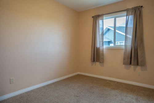 4521 Van Eaton Way, Clive, AB - Indoor Photo Showing Other Room