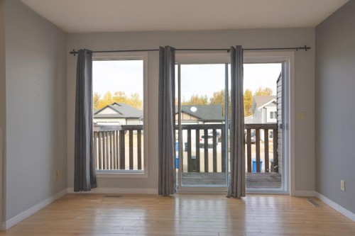 4521 Van Eaton Way, Clive, AB - Indoor Photo Showing Other Room