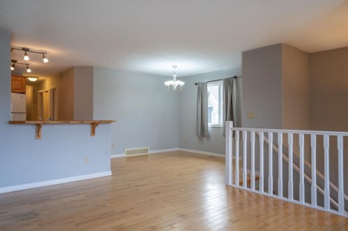 4521 Van Eaton Way, Clive, AB - Indoor Photo Showing Other Room