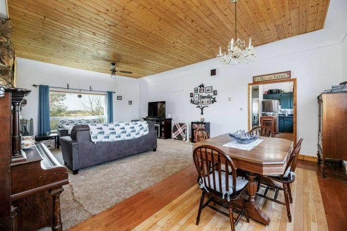 14503 Highway 12, Castor, AB - Indoor Photo Showing Dining Room