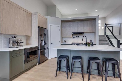 232 Emerald Drive, Red Deer, AB - Indoor Photo Showing Kitchen With Upgraded Kitchen