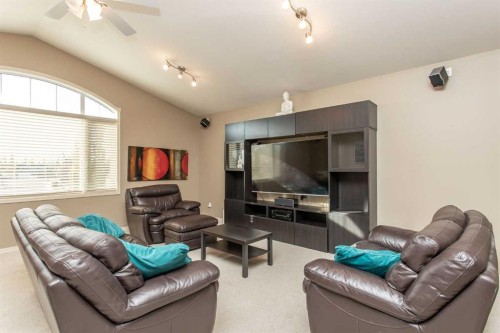 35 Woodrow Close, Red Deer, AB - Indoor Photo Showing Living Room