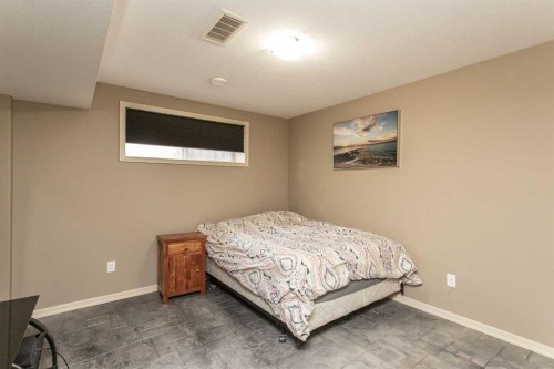 35 Woodrow Close, Red Deer, AB - Indoor Photo Showing Bedroom