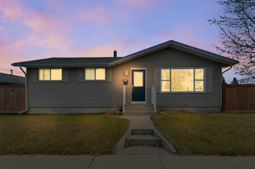11 Fir Street  Red Deer, AB T4N 4Y3