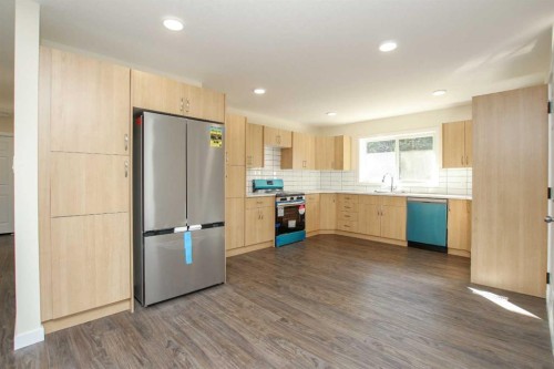 27 Gregson Crescent, Red Deer, AB - Indoor Photo Showing Kitchen With Stainless Steel Kitchen