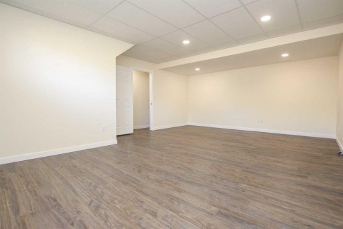 27 Gregson Crescent, Red Deer, AB - Indoor Photo Showing Other Room