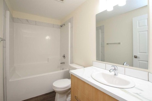 27 Gregson Crescent, Red Deer, AB - Indoor Photo Showing Bathroom