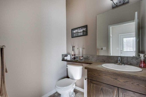 111-50 Lucky Place, Sylvan Lake, AB - Indoor Photo Showing Bathroom