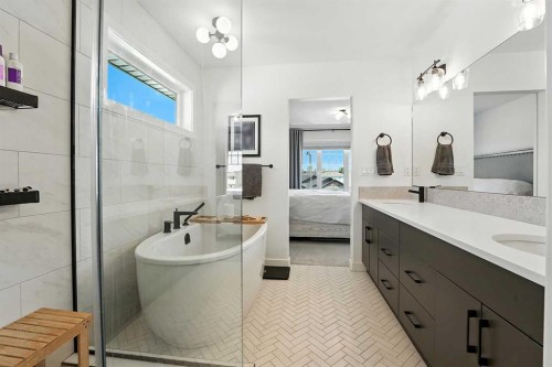 84 Emmett Crescent, Red Deer, AB - Indoor Photo Showing Bathroom