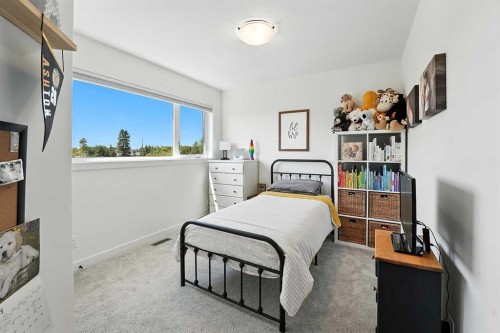 84 Emmett Crescent, Red Deer, AB - Indoor Photo Showing Bedroom