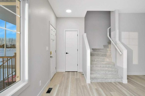 122 Gray Close, Sylvan Lake, AB - Indoor Photo Showing Other Room