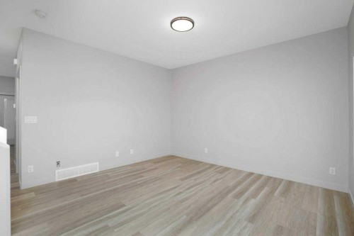 122 Gray Close, Sylvan Lake, AB - Indoor Photo Showing Other Room