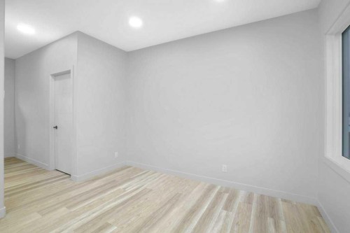 122 Gray Close, Sylvan Lake, AB - Indoor Photo Showing Other Room