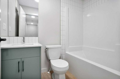 122 Gray Close, Sylvan Lake, AB - Indoor Photo Showing Bathroom